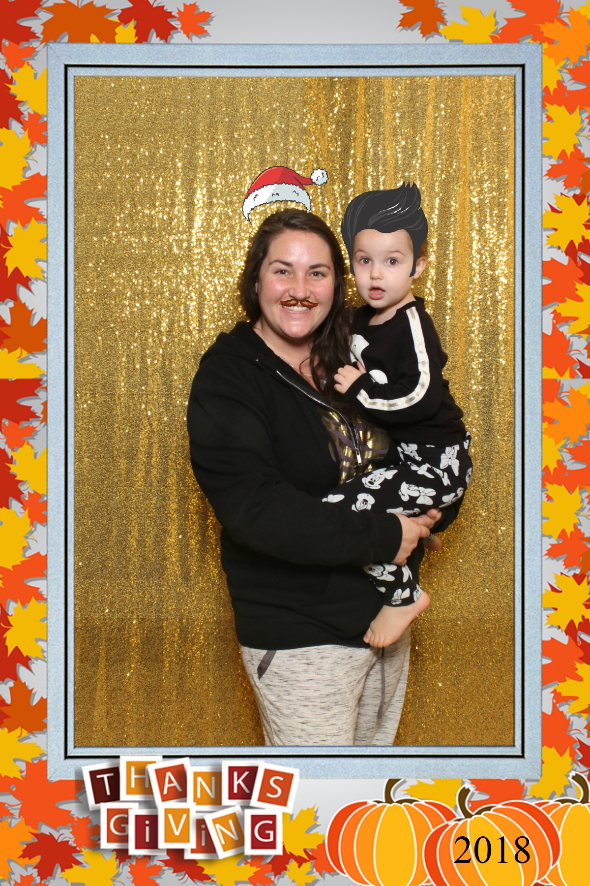Thanksgiving 2018 | View more photos from the event at gallery.niknoxphotobox.com/u/NiKnox-Photo-Box/Thanksgiving-2018